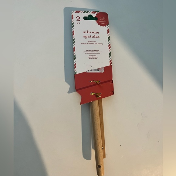 NWT Holiday Spatula Set - Gnomes Winter Christmas - Picture 2 of 2